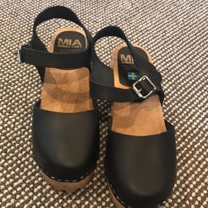 Mia clogs